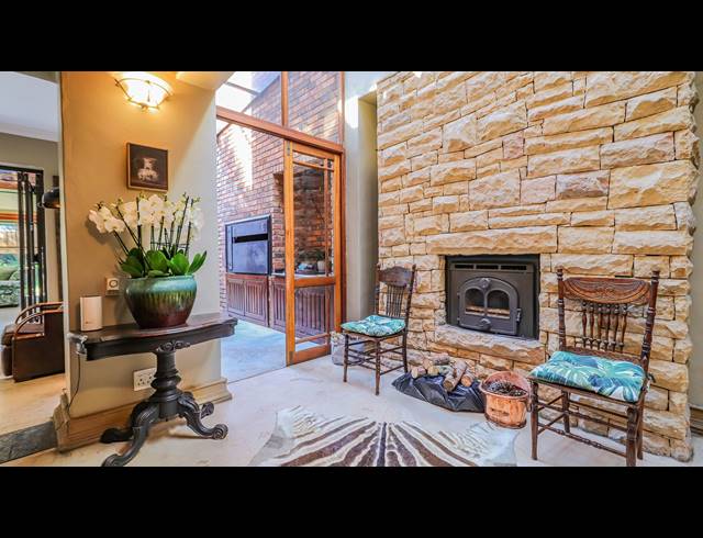 4 BEDROOM HOUSE FOR SALE IN FOURWAYS
